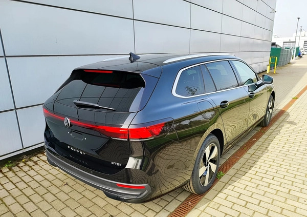 Volkswagen Passat cena 184490 przebieg: 10, rok produkcji 2024 z Będzin małe 704